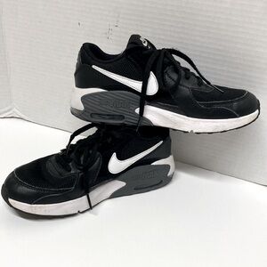 Nike Air Max Black and White Sneakers Youth (GS) CD6894-001 
SIZE 4Y